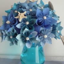 bouquet de fleurs en papier origami couleur bleu