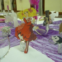 décoration de table avec les personnages des dessins animés des années 70-80. Ici la magnifique Candy et Watoo Watoo