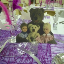 décoration de table avec les personnages de dessins animés des années 70-80 , ici nounours avec Pimprenelle et Nicolas