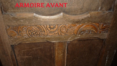 moulure de l'armoire très abimée