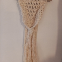 Petite suspension en macramé 100% coton.