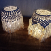 Pots en macramé 100% coton illuminés par une petite guirlande à led.