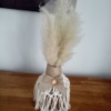 Petit vase en macramé avec noeud en toile de jute et fleurs de pampa