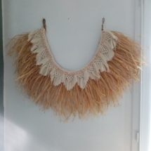 Collier bohème bali mural en raphia avec macramé et coquillages