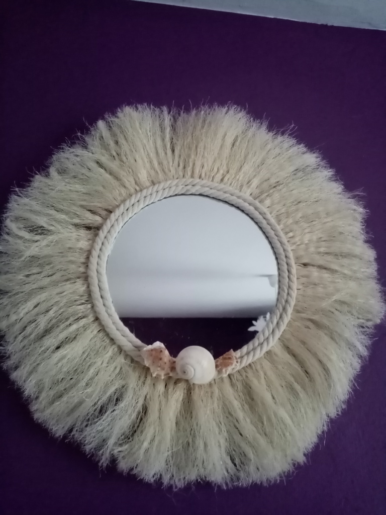 Miroir bohème bali fabriqué avec de la corde de jute et coquillage