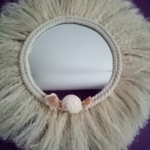 Miroir bohème bali fabriqué avec de la corde couleur crème et des coquillages