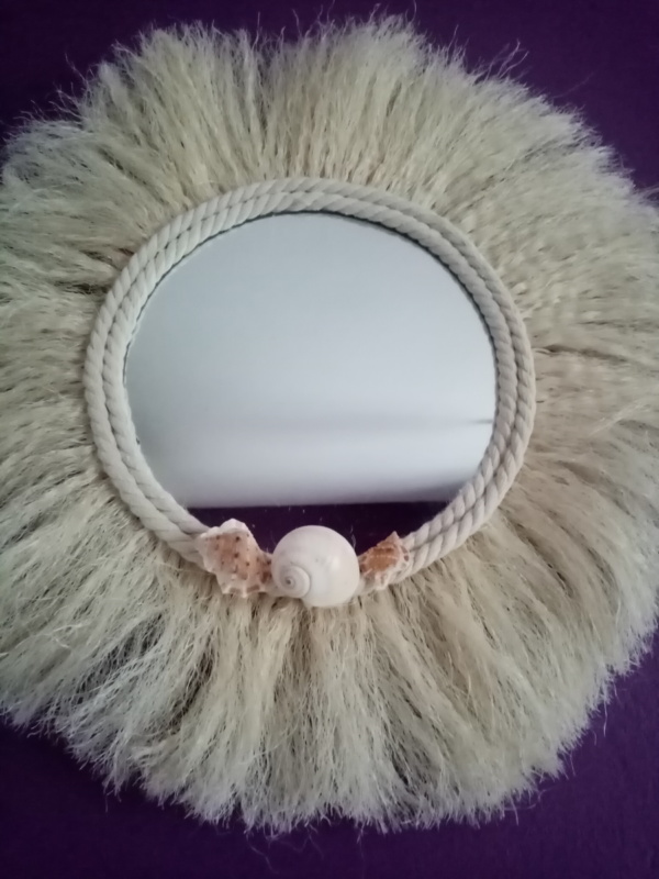 Miroir bohème bali fabriqué avec de la corde couleur crème et des coquillages