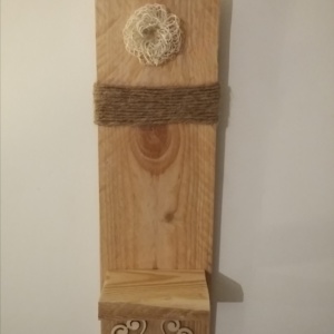 Porte bougie mural avec corde de jute et petite fleur en jute couleur crème