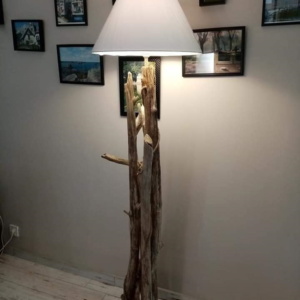 lampe en bois flotté