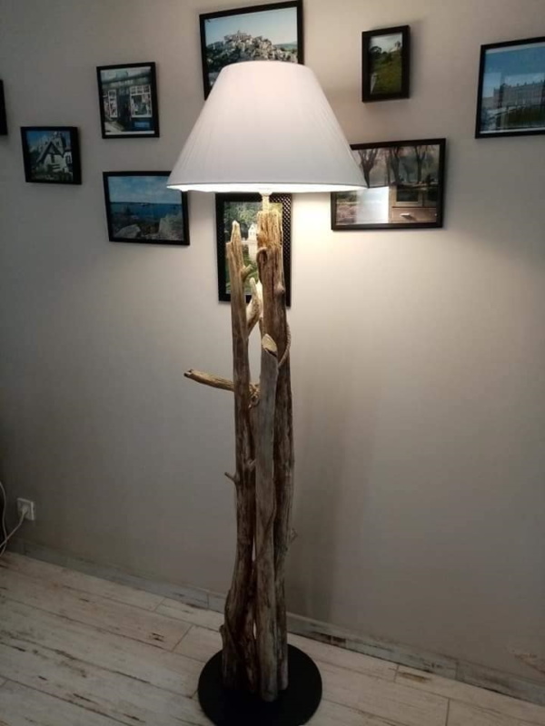 lampe en bois flotté