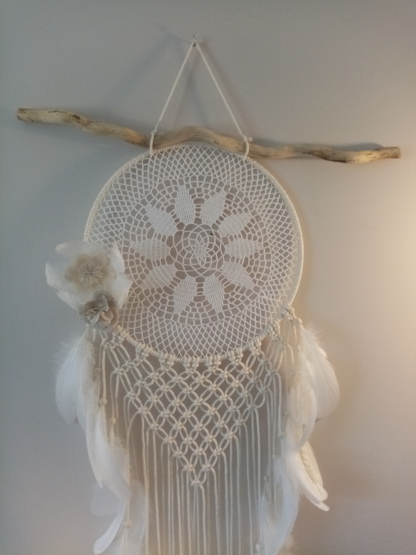 attrape-reve-macrame-plumes-blanches